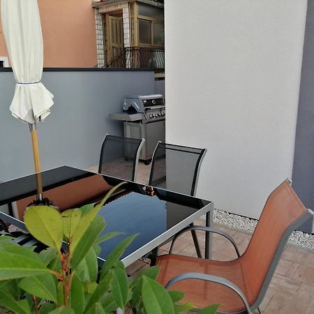 Punta Mary House With Apartment Umag Extérieur photo