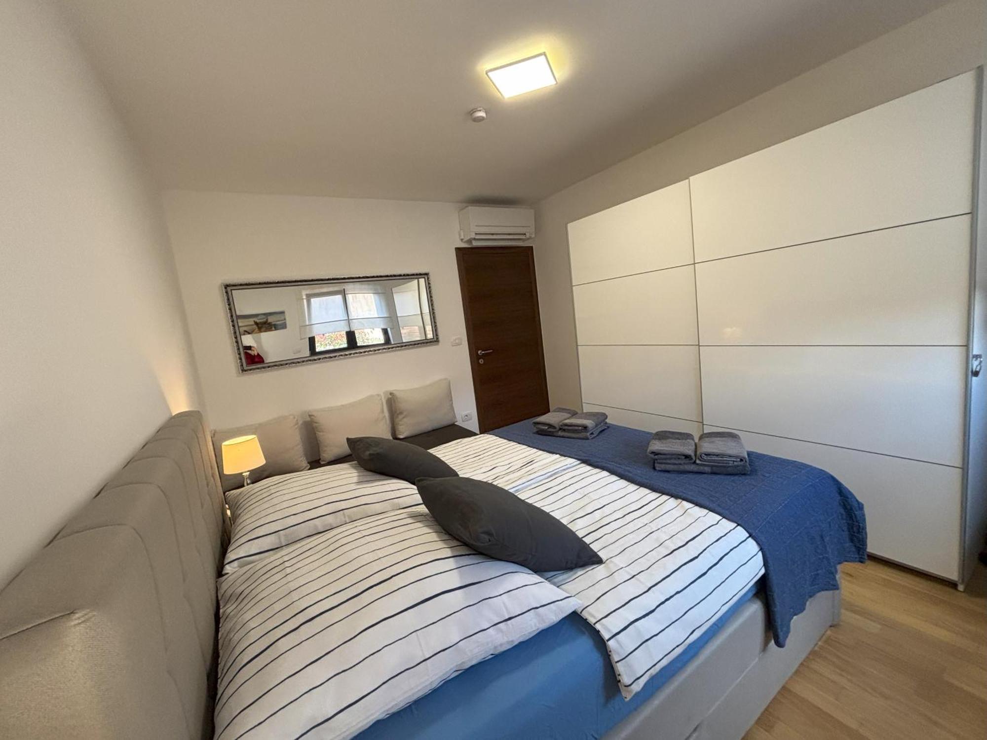 Punta Mary House With Apartment Umag Extérieur photo