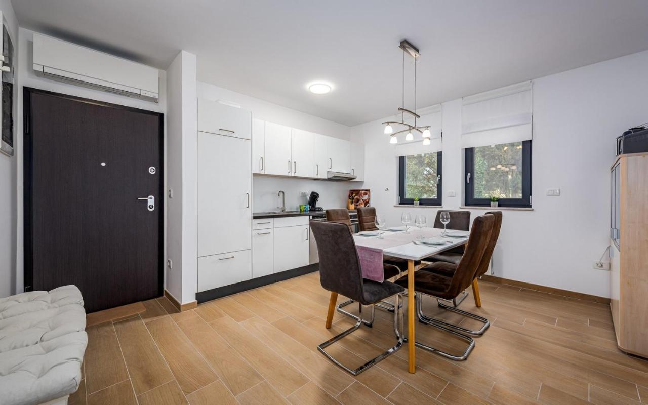 Punta Mary House With Apartment Umag Extérieur photo